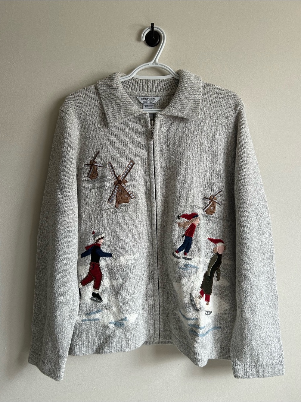 Vintage Northern Traditions Embroidered Ice Skating Sweater Cardigan Full Zip